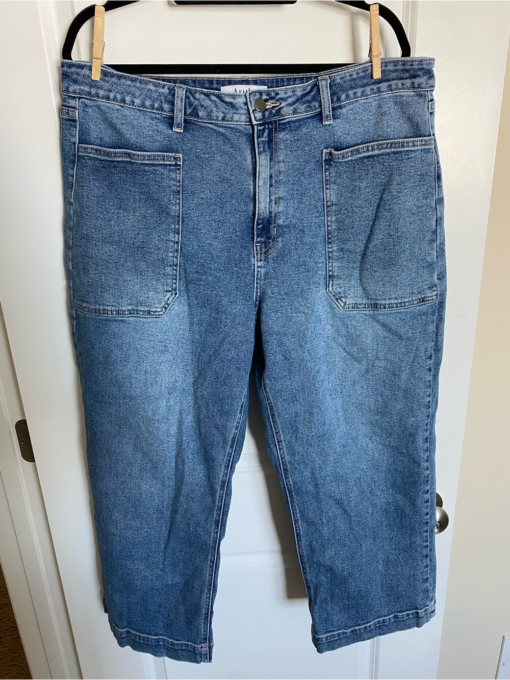 ARULA Relaxed Blue Women's Jeans with Front Patch Pockets